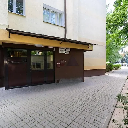 Apartment Al Niepodleglosci 75 *