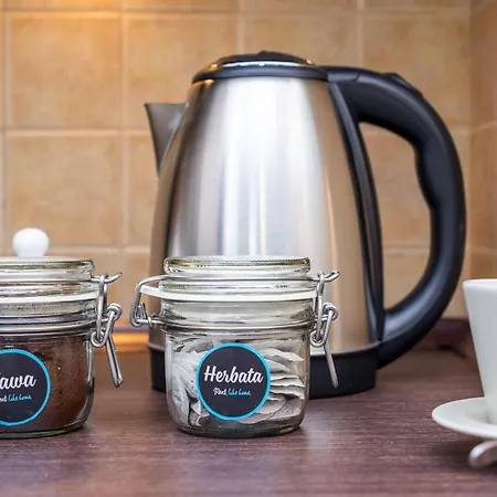 Al Niepodleglosci 75 *